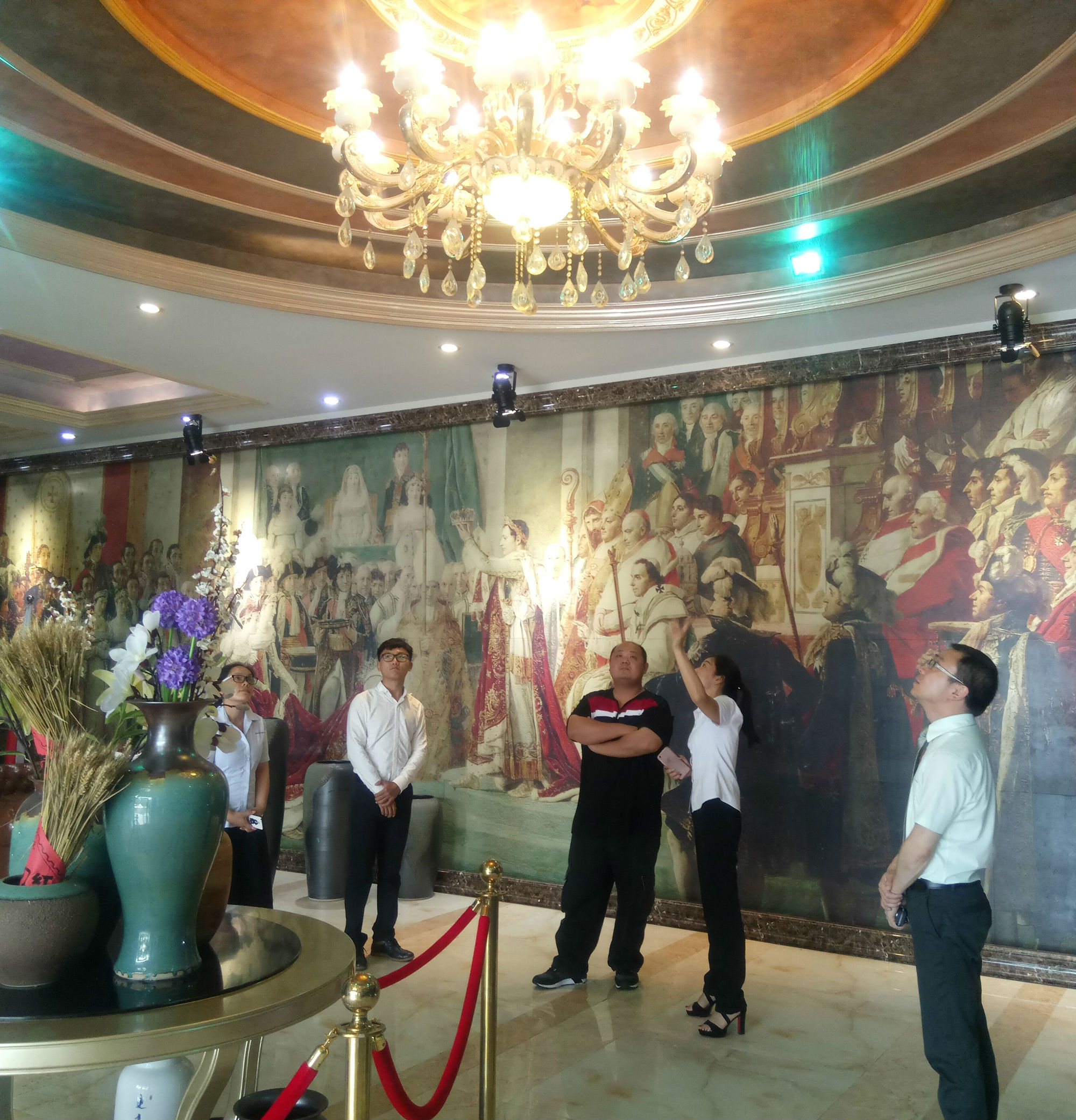 馬來西亞客戶參觀國內(nèi)*大藝術(shù)涂料展館